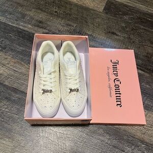 Juicy Couture Women's Cream Sneakers